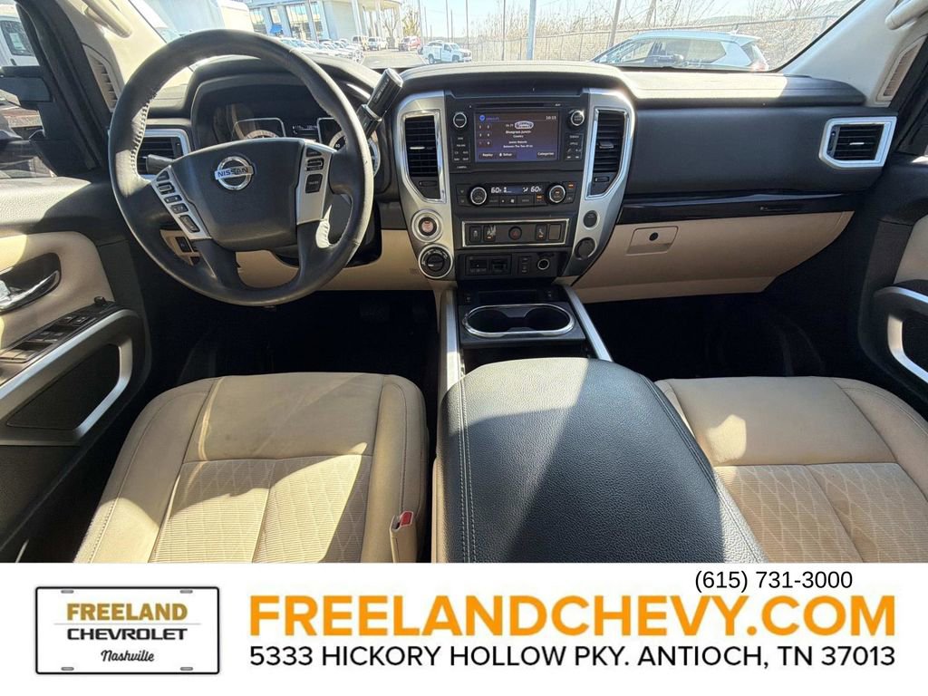 Used 2017 Nissan Titan SV image 21