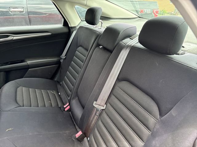 Used 2014 Ford Fusion SE FWD image 11
