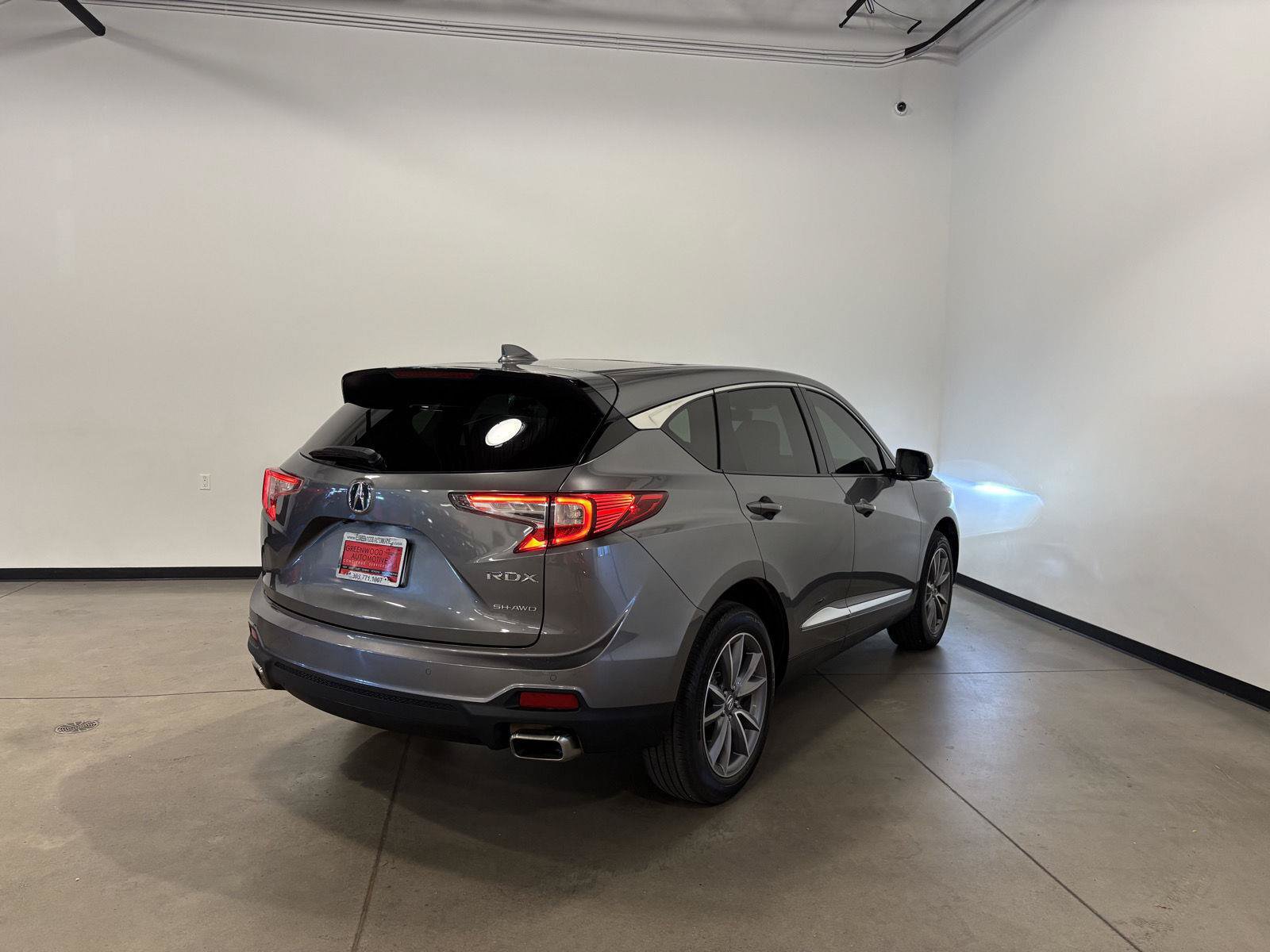 Used 2024 Acura RDX w/ Technology Package AWD/4WD image 3