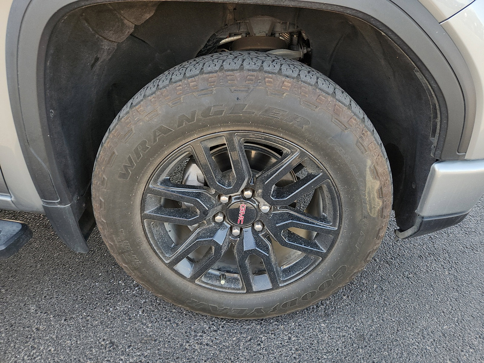 Used 2024 GMC Sierra 1500 Elevation image 9