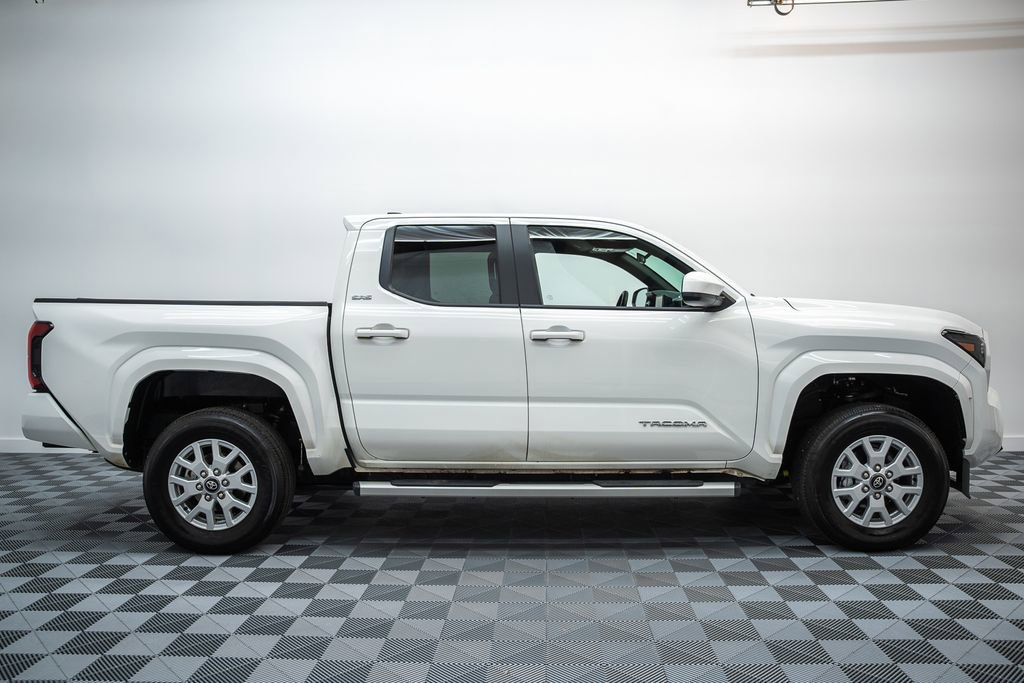 Certified 2025 Toyota Tacoma SR5 image 3