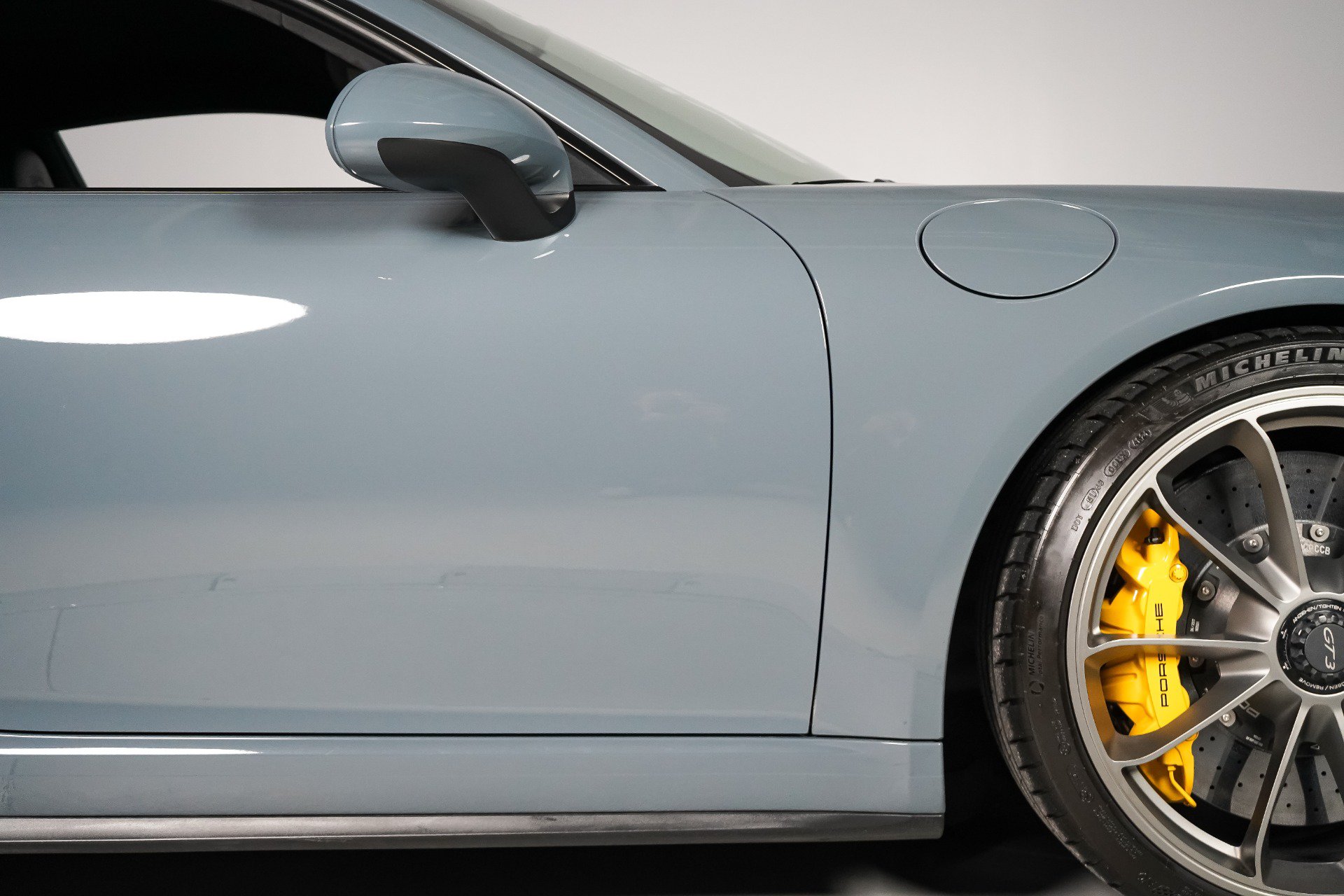 Used 2018 Porsche 911 GT3 RWD image 45