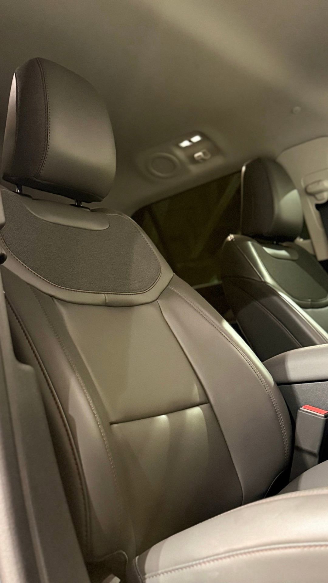 Used 2025 Ford Explorer Active w/ Active Comfort Package image 62