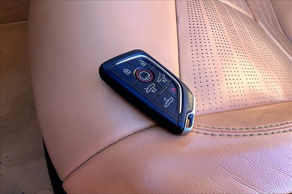 Used 2022 Chevrolet Corvette Stingray Premium Conv w/ Z51 Performance Package RWD image 32