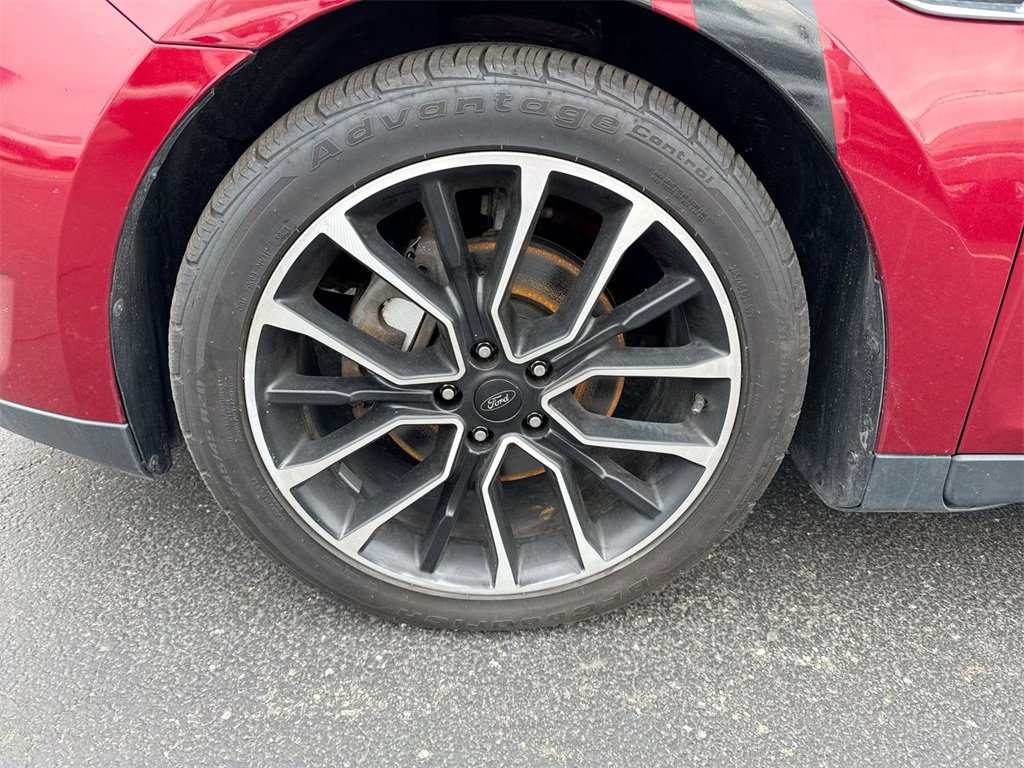 Used 2019 Ford Taurus Limited image 10