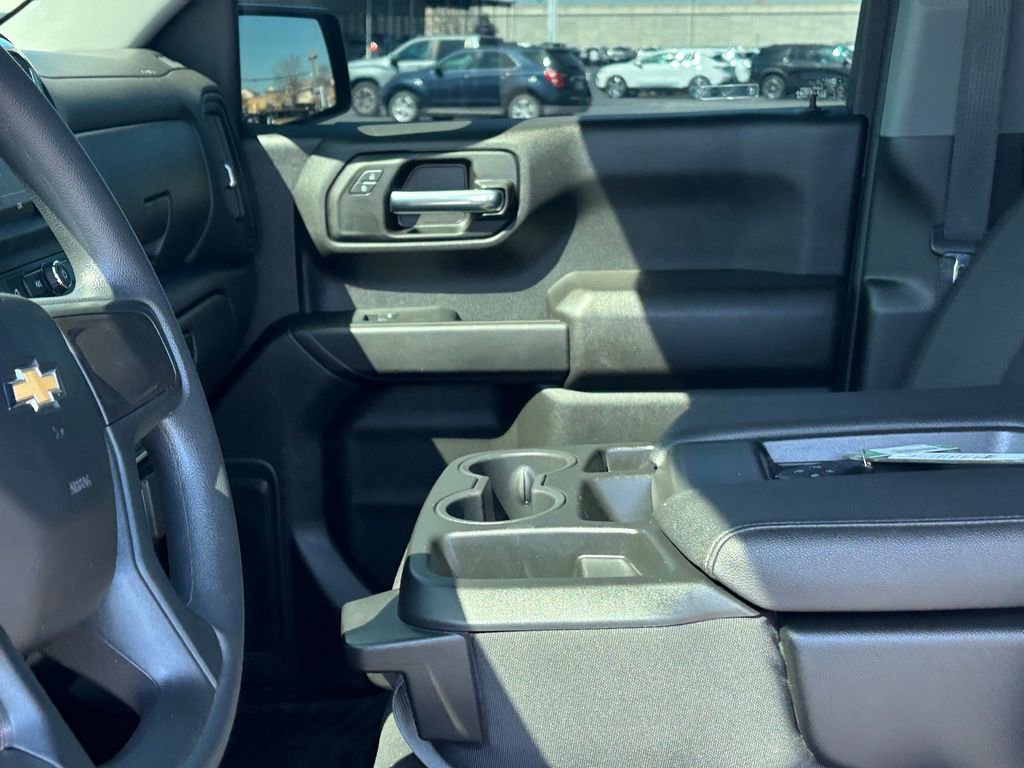 Used 2025 Chevrolet Silverado 1500 Custom image 10
