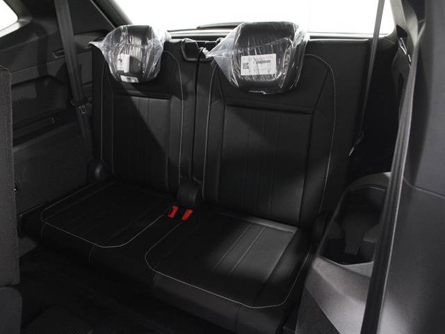 Used 2024 Volkswagen Tiguan SE R-Line image 18