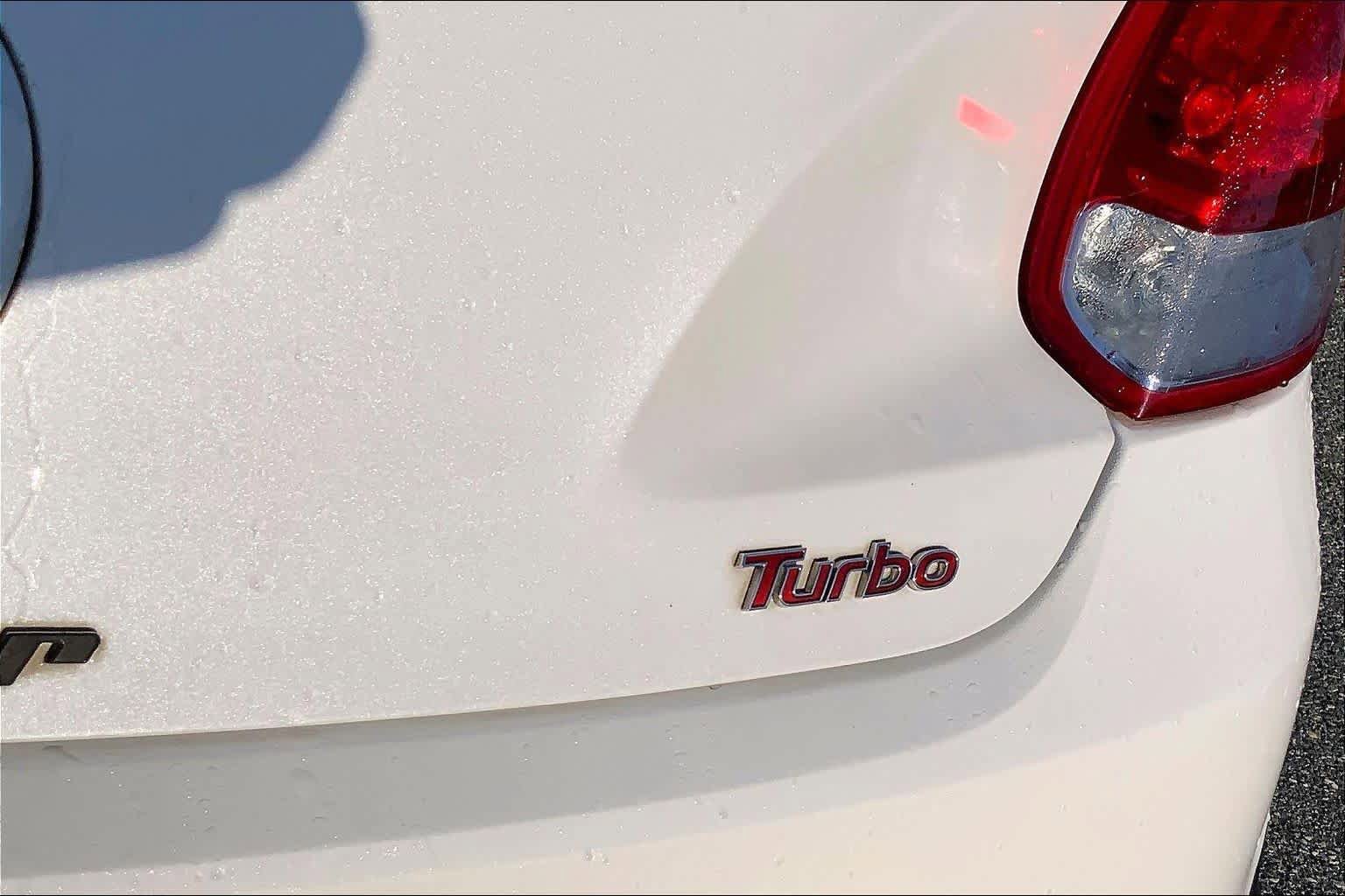 Used 2014 Hyundai Veloster Turbo w/ Turbo Technology Package 04 FWD image 9
