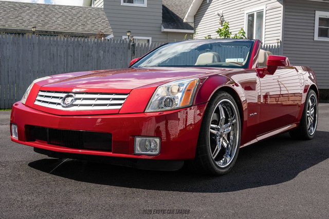 Used 2005 Cadillac XLR RWD image 14