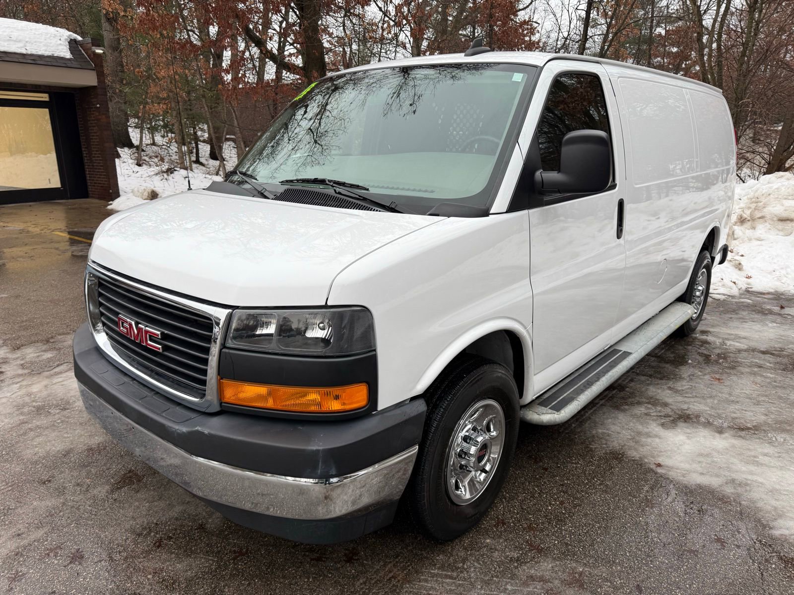 Used 2023 GMC Savana 2500 image 4