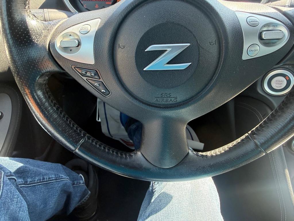 Used 2015 Nissan 370Z Coupe RWD image 13
