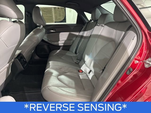 Used 2021 Toyota Avalon Limited image 16