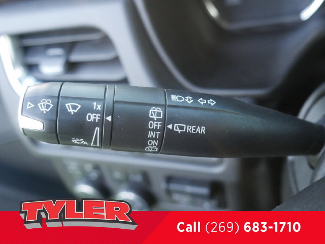 Used 2021 Chevrolet Tahoe Z71 w/ Z71 Signature Package AWD/4WD image 28