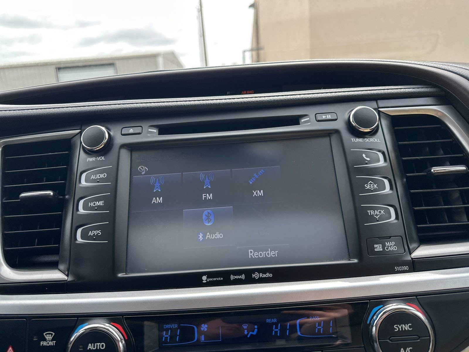 Used 2019 Toyota Highlander XLE AWD/4WD image 54