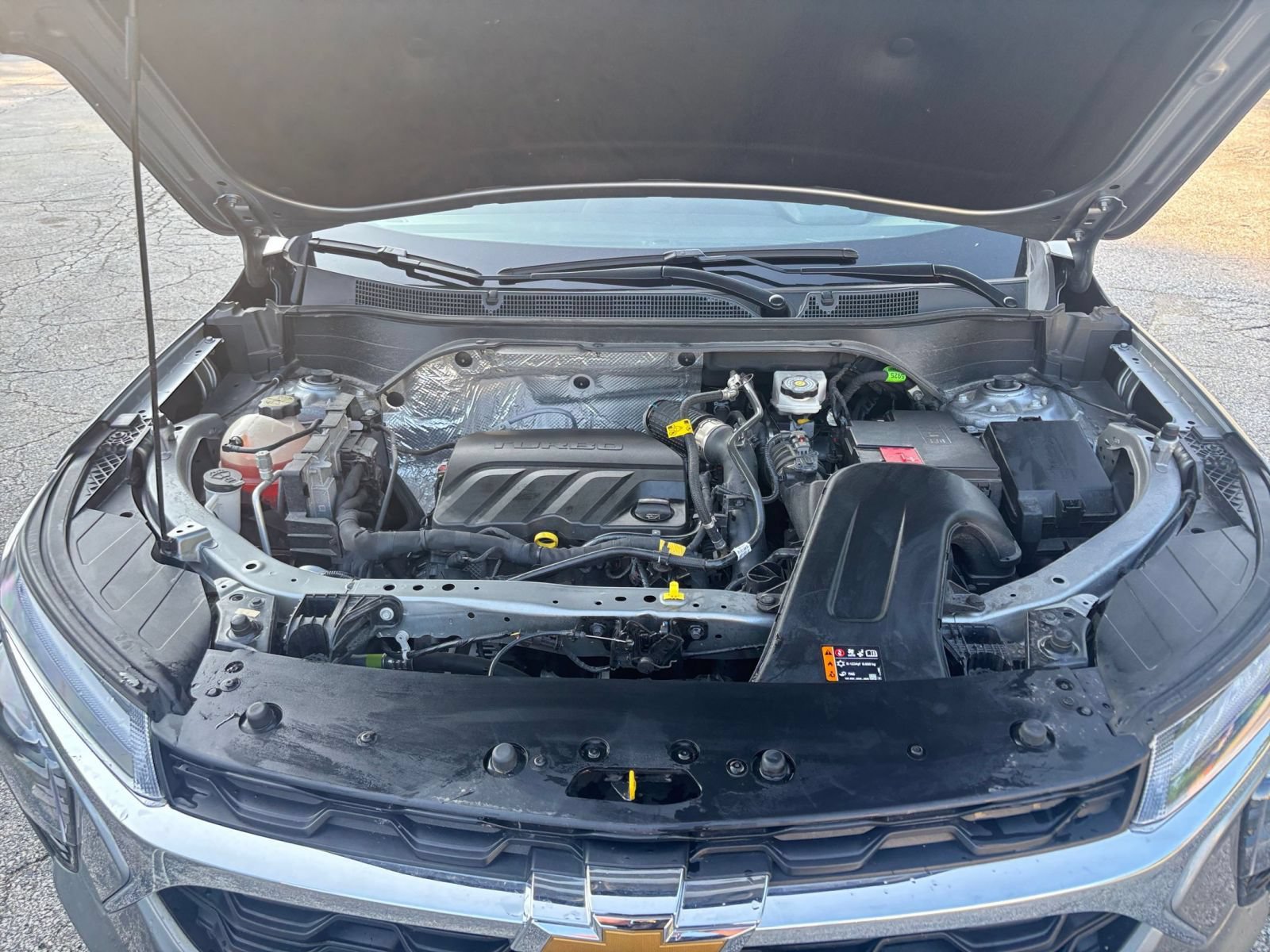 Used 2025 Chevrolet Trax LT FWD image 32