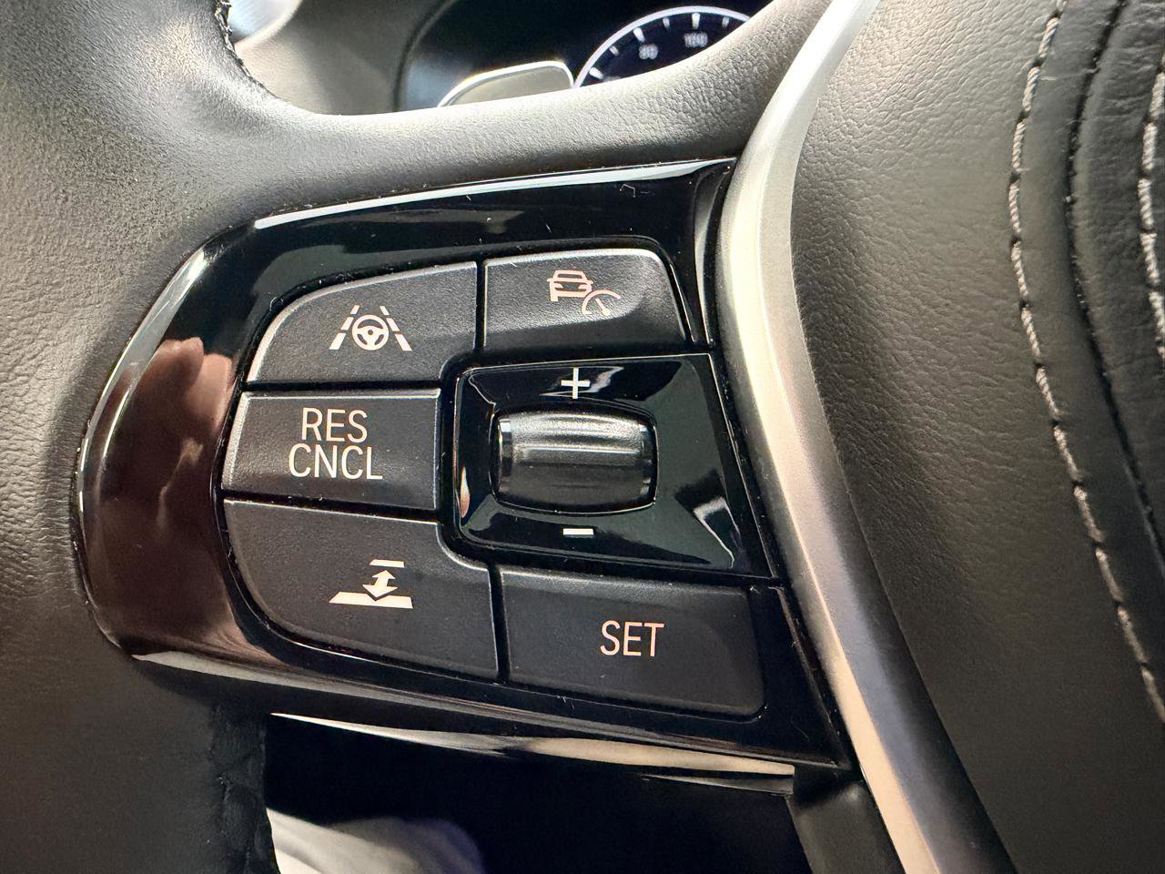 Used 2019 BMW 530i w/ Premium Package RWD image 40