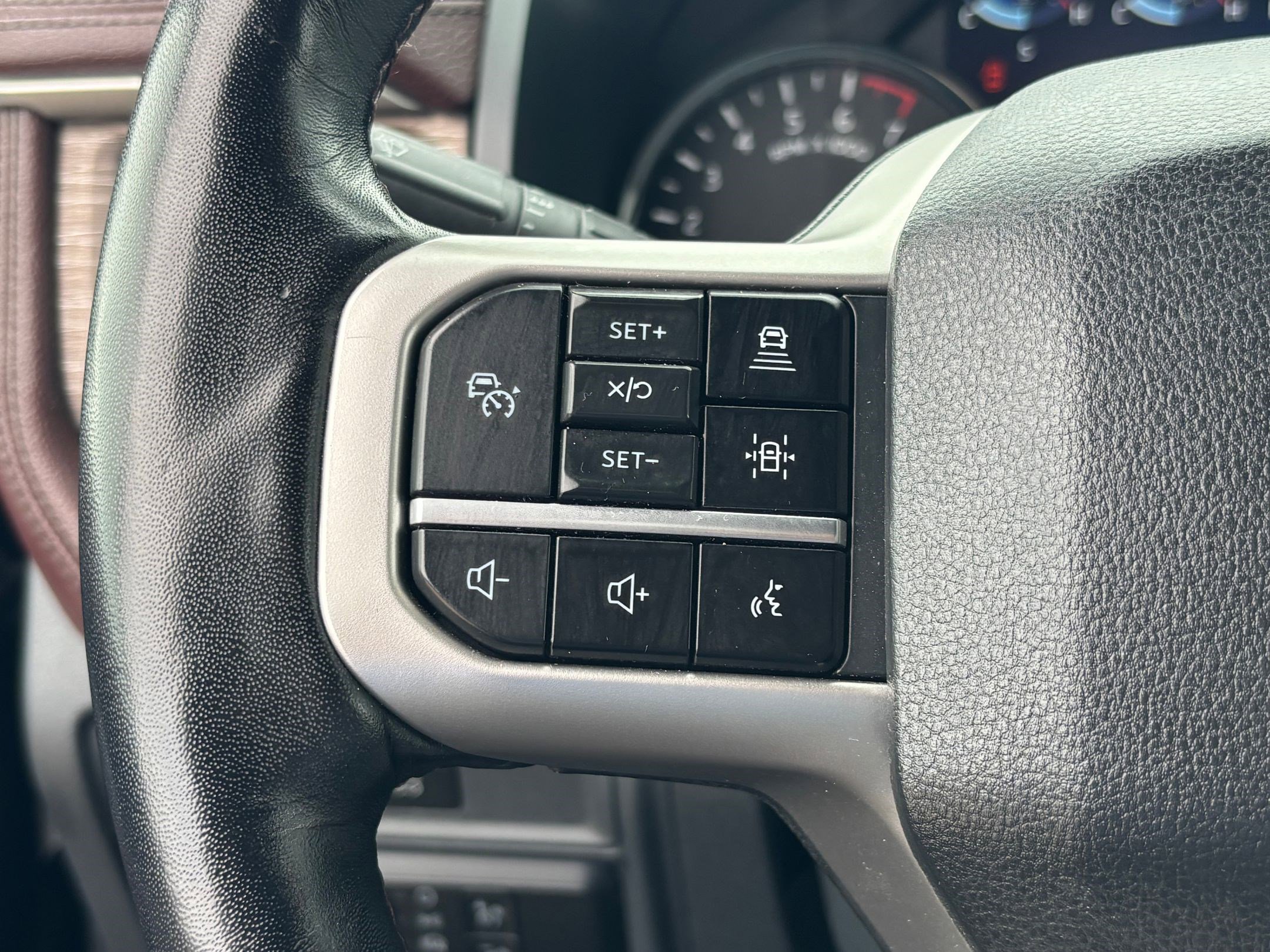 Used 2024 Ford Expedition Limited image 18