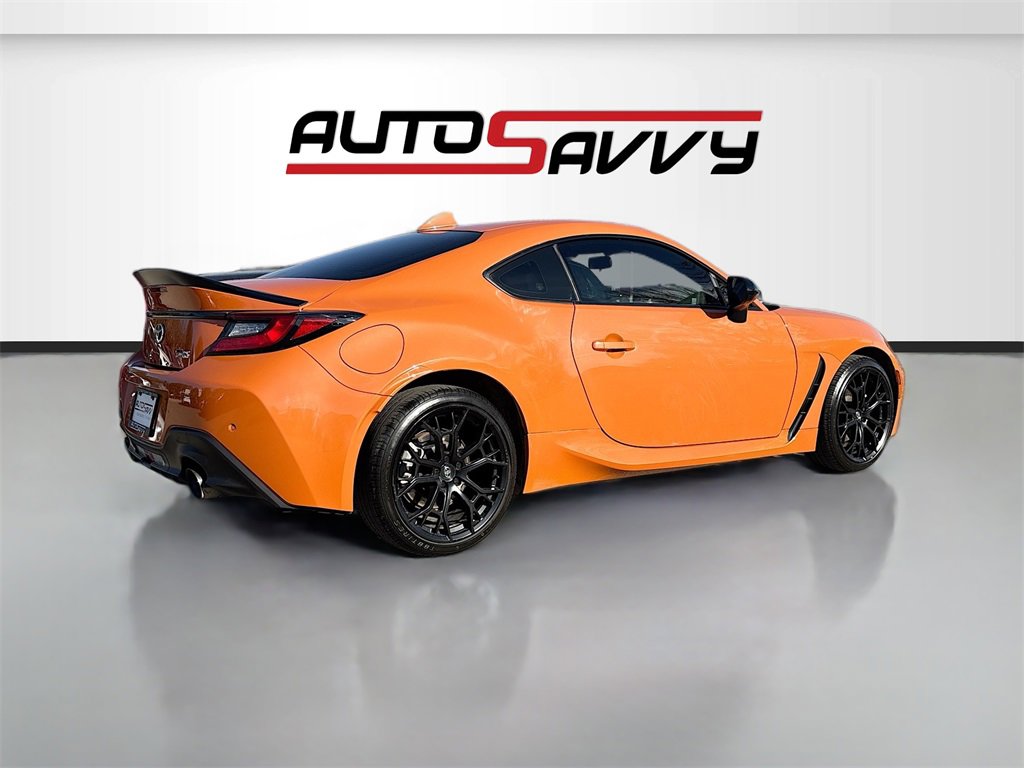 Used 2023 Toyota GR86 10th Anniversary SE image 7
