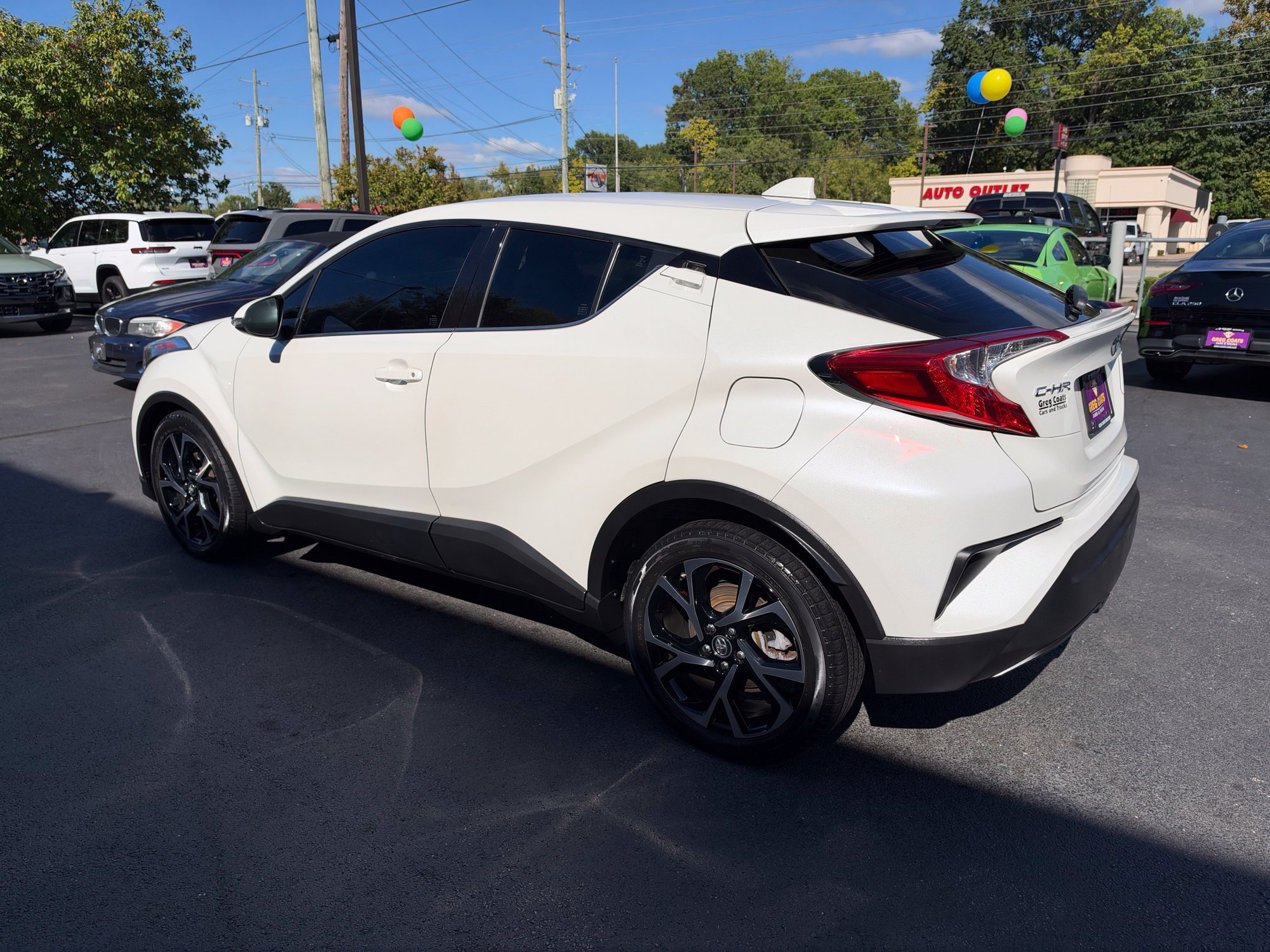 Used 2019 Toyota C-HR Limited FWD image 4