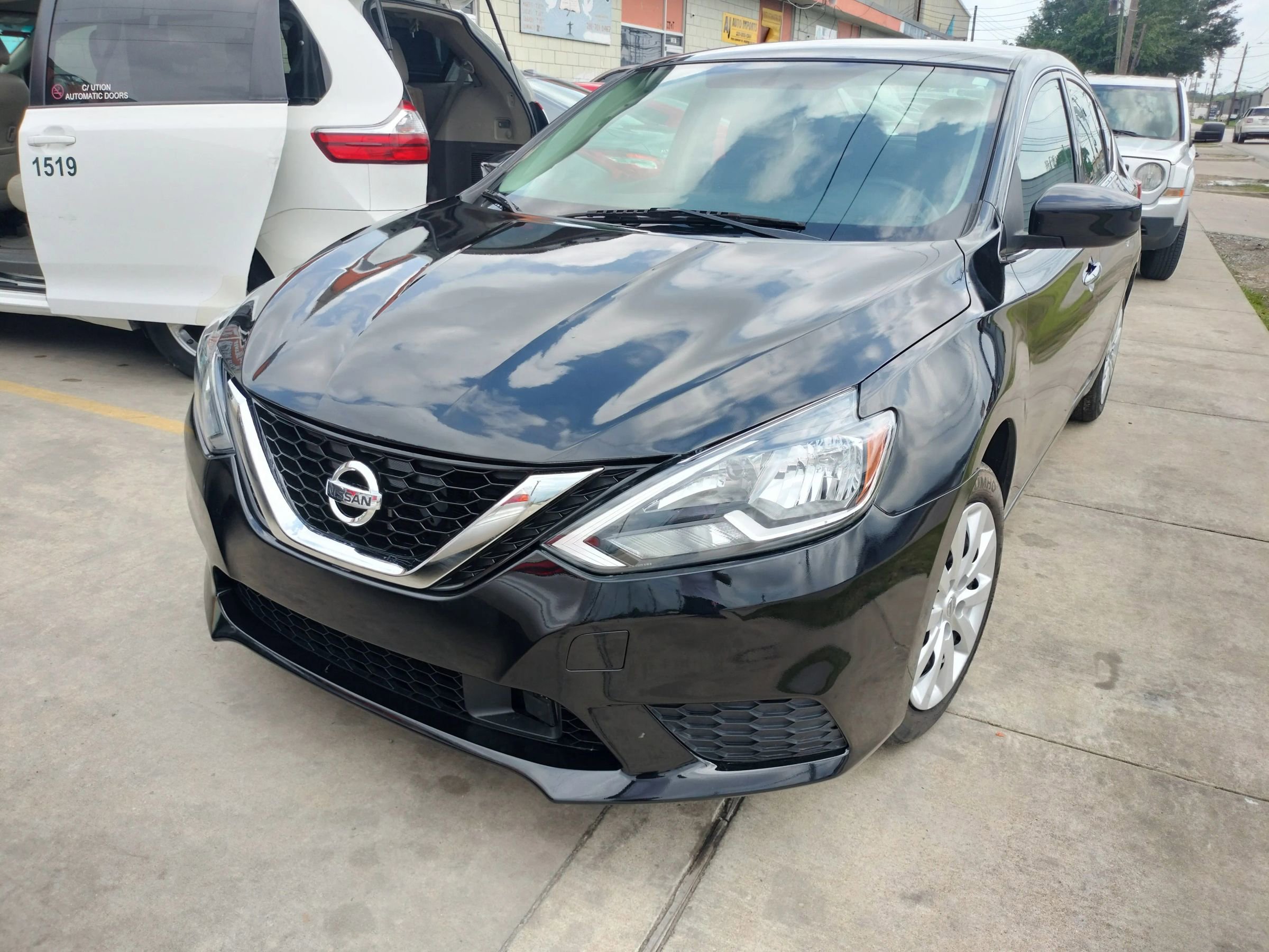 Used 2018 Nissan Sentra S image 1