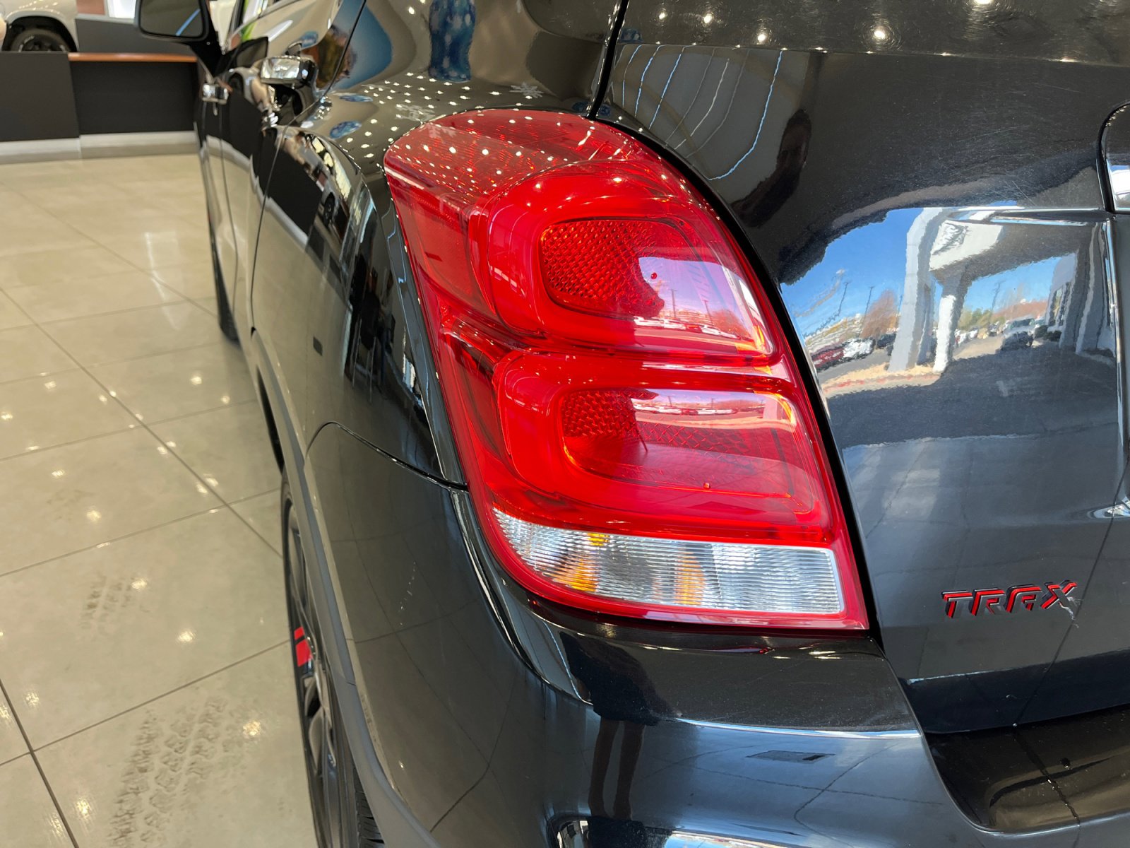 Used 2018 Chevrolet Trax LT w/ Sun & Sound Package image 27