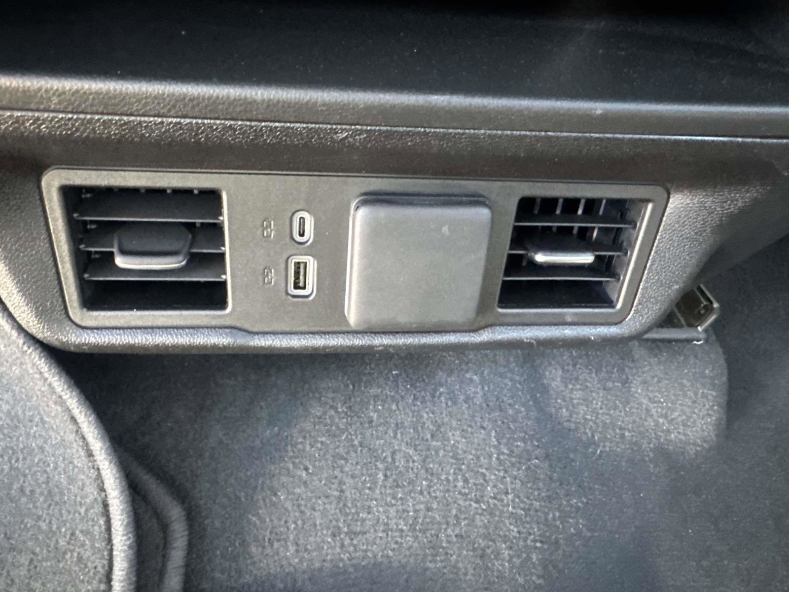 Used 2025 GMC Sierra 1500 SLT AWD/4WD image 22
