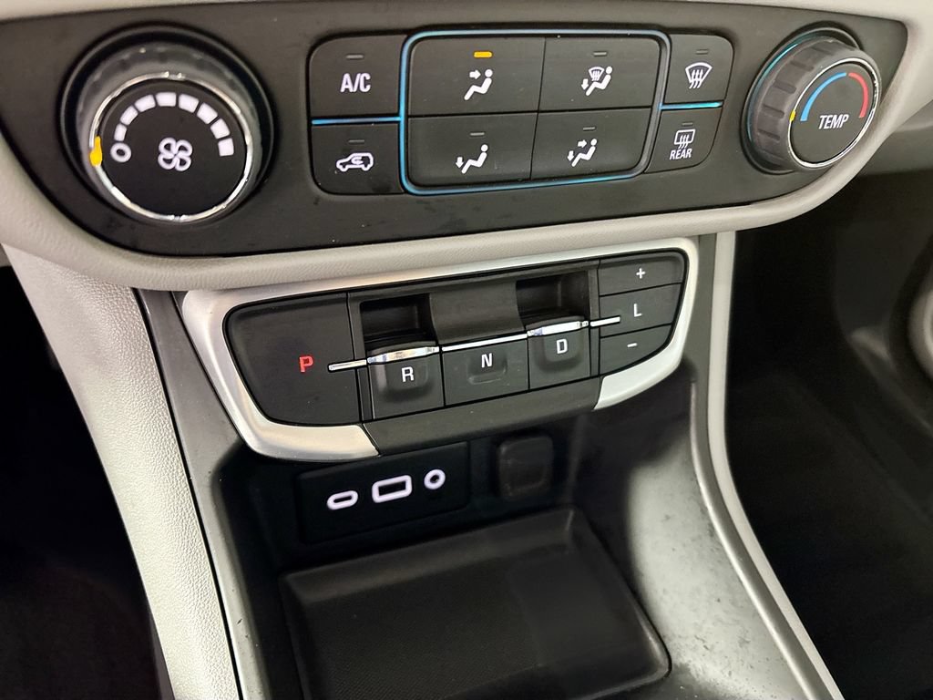 Used 2024 GMC Terrain SLE AWD/4WD image 17