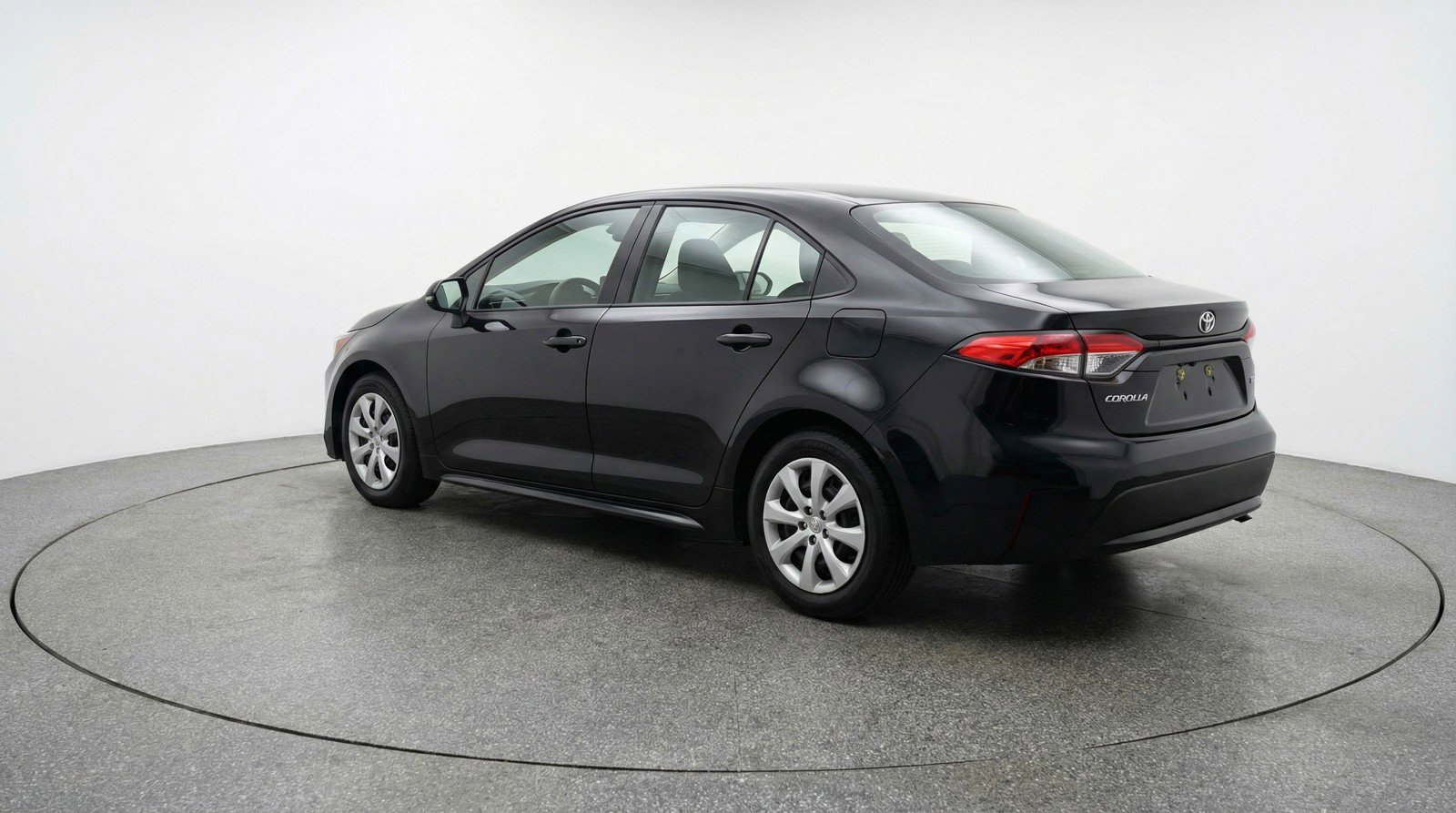 Used 2025 Toyota Corolla LE FWD image 6