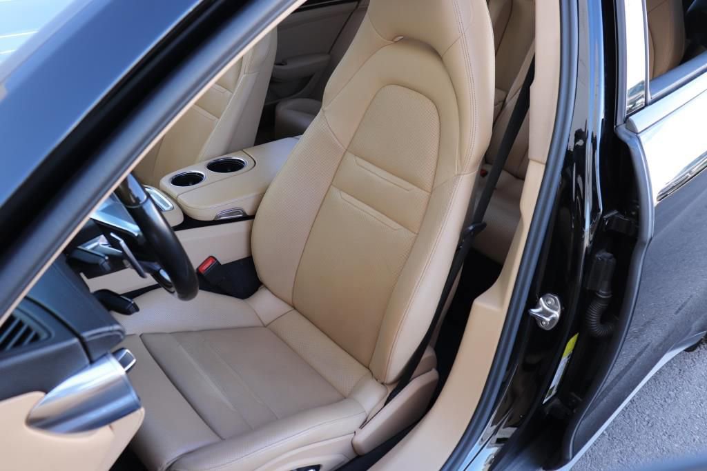 Used 2018 Porsche Panamera 4 image 15