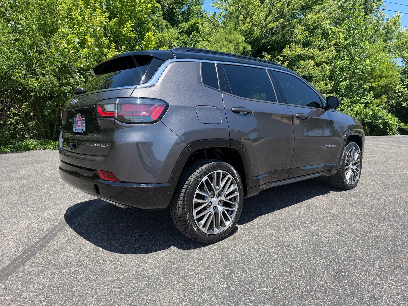 Used 2023 Jeep Compass Limited w/ Elite Group AWD/4WD image 19
