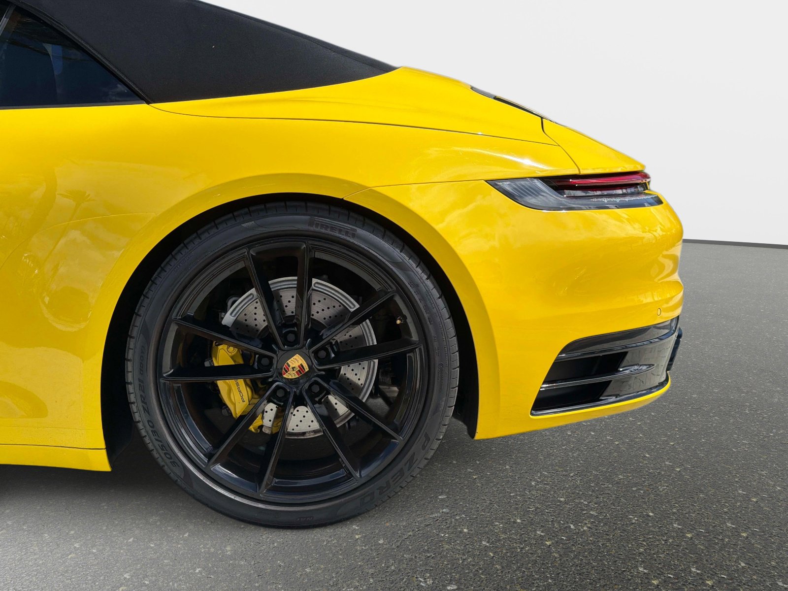 Used 2022 Porsche 911 Carrera RWD image 14