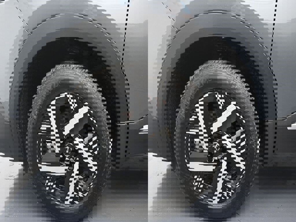 New 2026 Nissan Kicks SV image 9