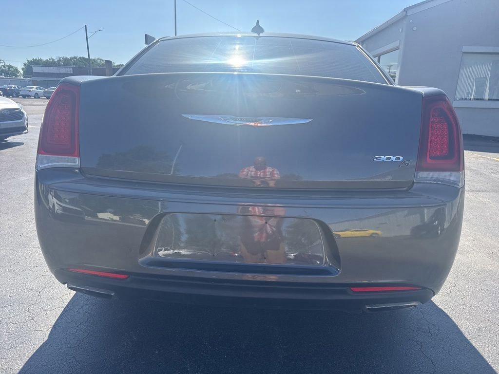 Used 2019 Chrysler 300 S RWD image 6