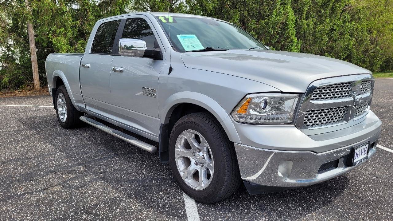 Used 2017 RAM 1500 Laramie AWD/4WD image 5