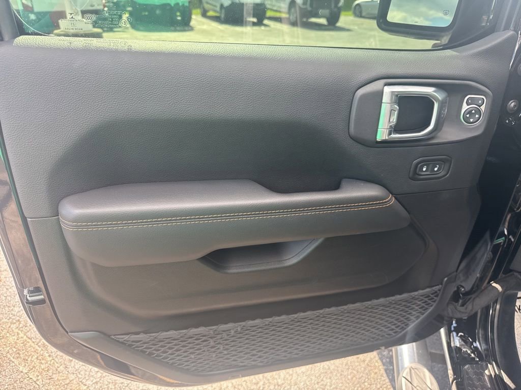 Used 2021 Jeep Wrangler Unlimited Sahara image 21