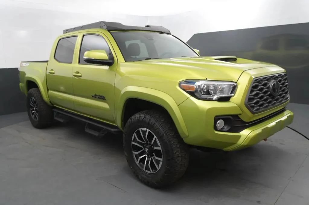 Used 2023 Toyota Tacoma TRD Sport w/ TRD Premium Sport Package AWD/4WD image 7