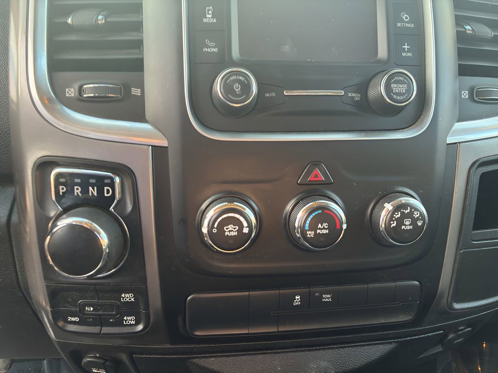 Used 2021 RAM 1500 Classic SLT image 18