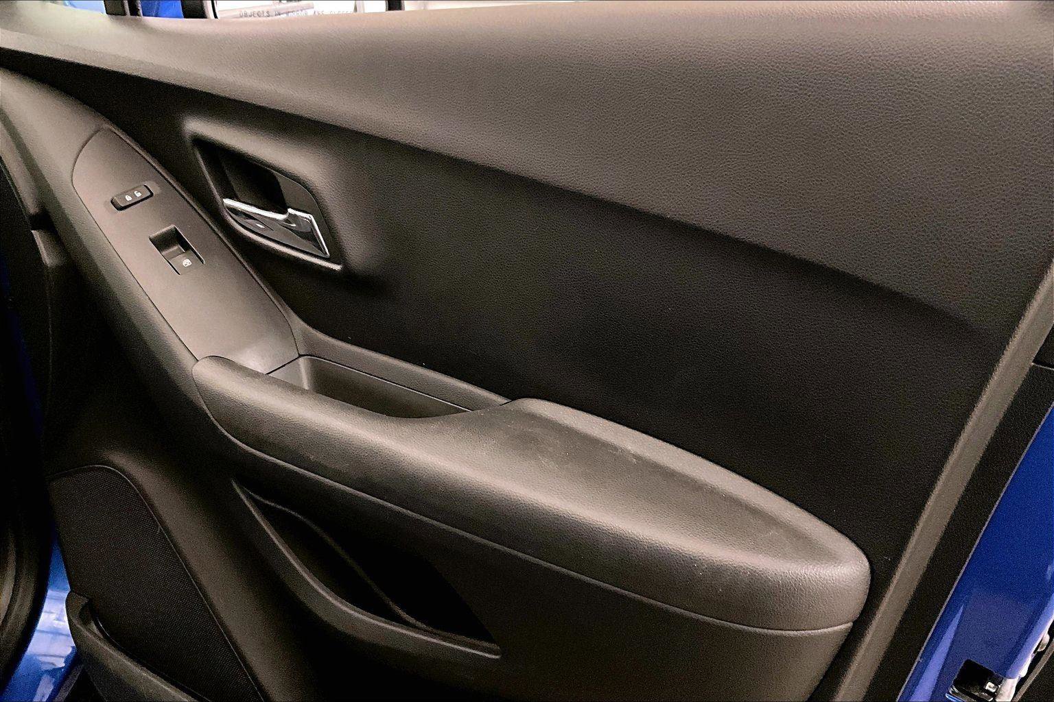 Used 2016 Chevrolet Trax LS image 23