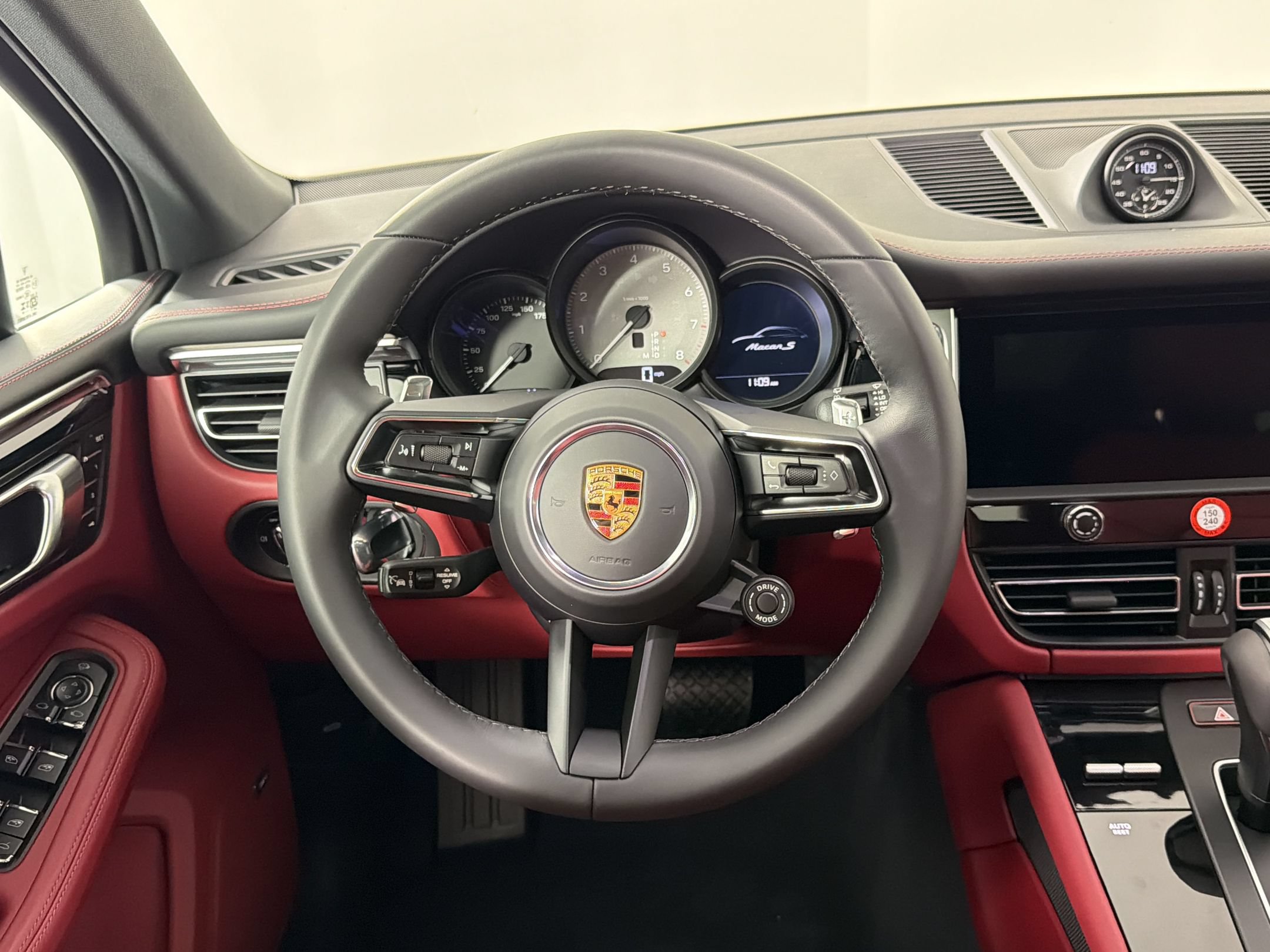 New 2026 Porsche Macan S AWD/4WD image 11