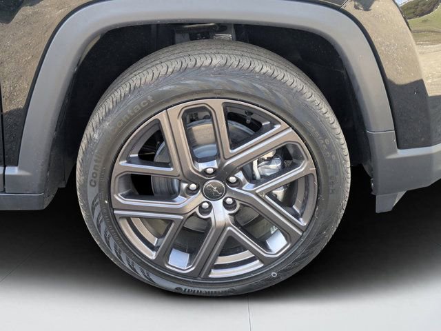 New 2026 Jeep Compass Latitude w/ Sun and Sound Group image 9