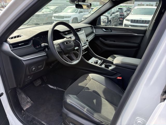 New 2026 Jeep Grand Cherokee Altitude AWD/4WD image 13