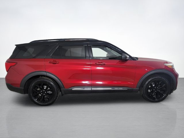 Certified 2020 Ford Explorer XLT w/ Equipment Group 202A AWD/4WD image 2
