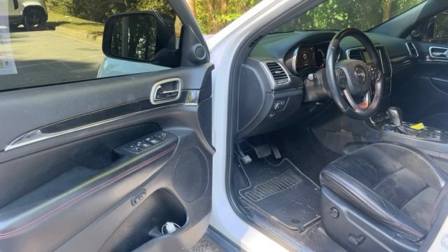 Used 2017 Jeep Grand Cherokee Trailhawk AWD/4WD image 4