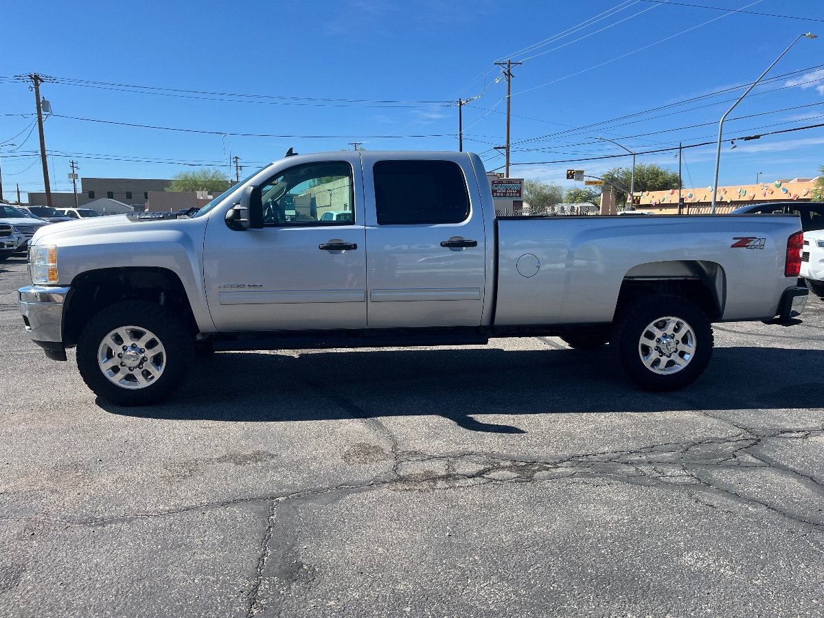 Used 2014 Chevrolet Silverado 3500 LT w/ Interior Plus Package AWD/4WD image 9