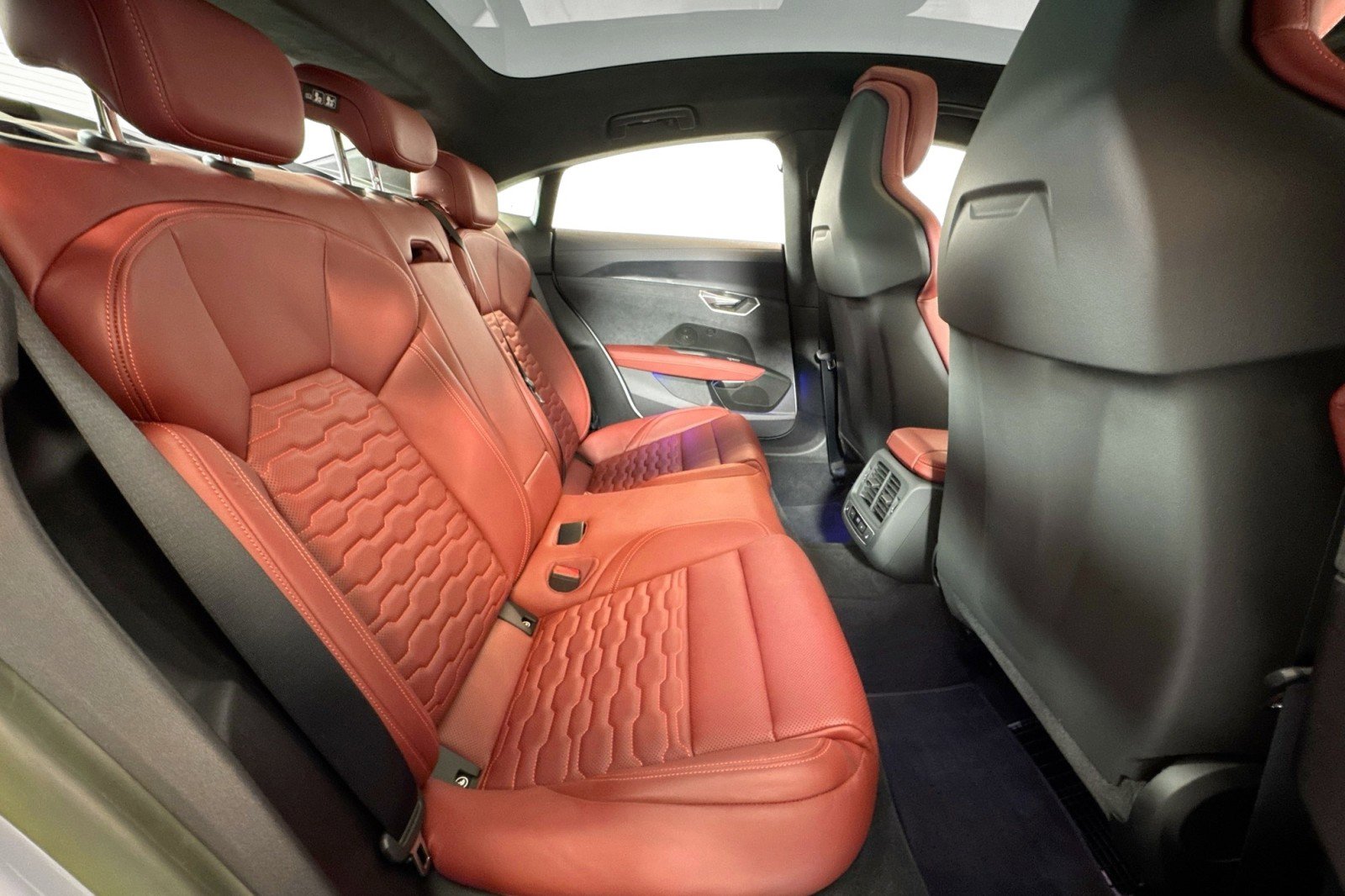 Used 2023 Audi RS e-tron GT w/ Carbon Performance Package image 24