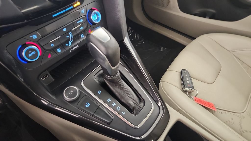 Used 2017 Ford Focus Electric Hatchback FWD image 24