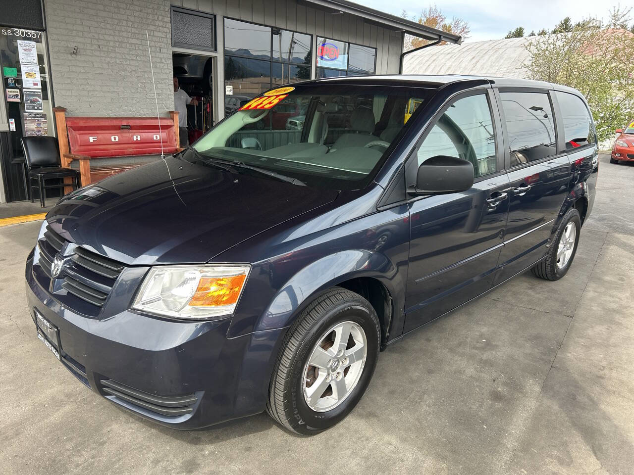 Used 2009 Dodge Grand Caravan SE