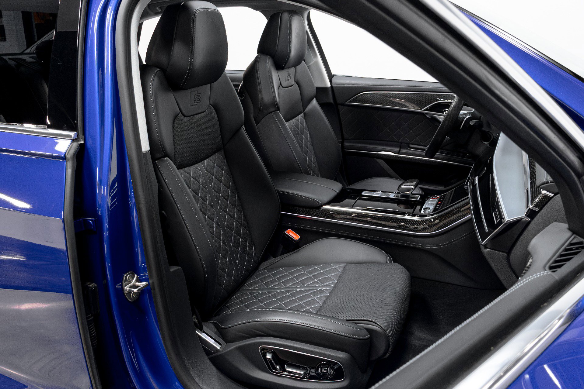 Used 2023 Audi S8 image 20
