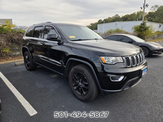 Used 2018 Jeep Grand Cherokee Laredo AWD/4WD image 2