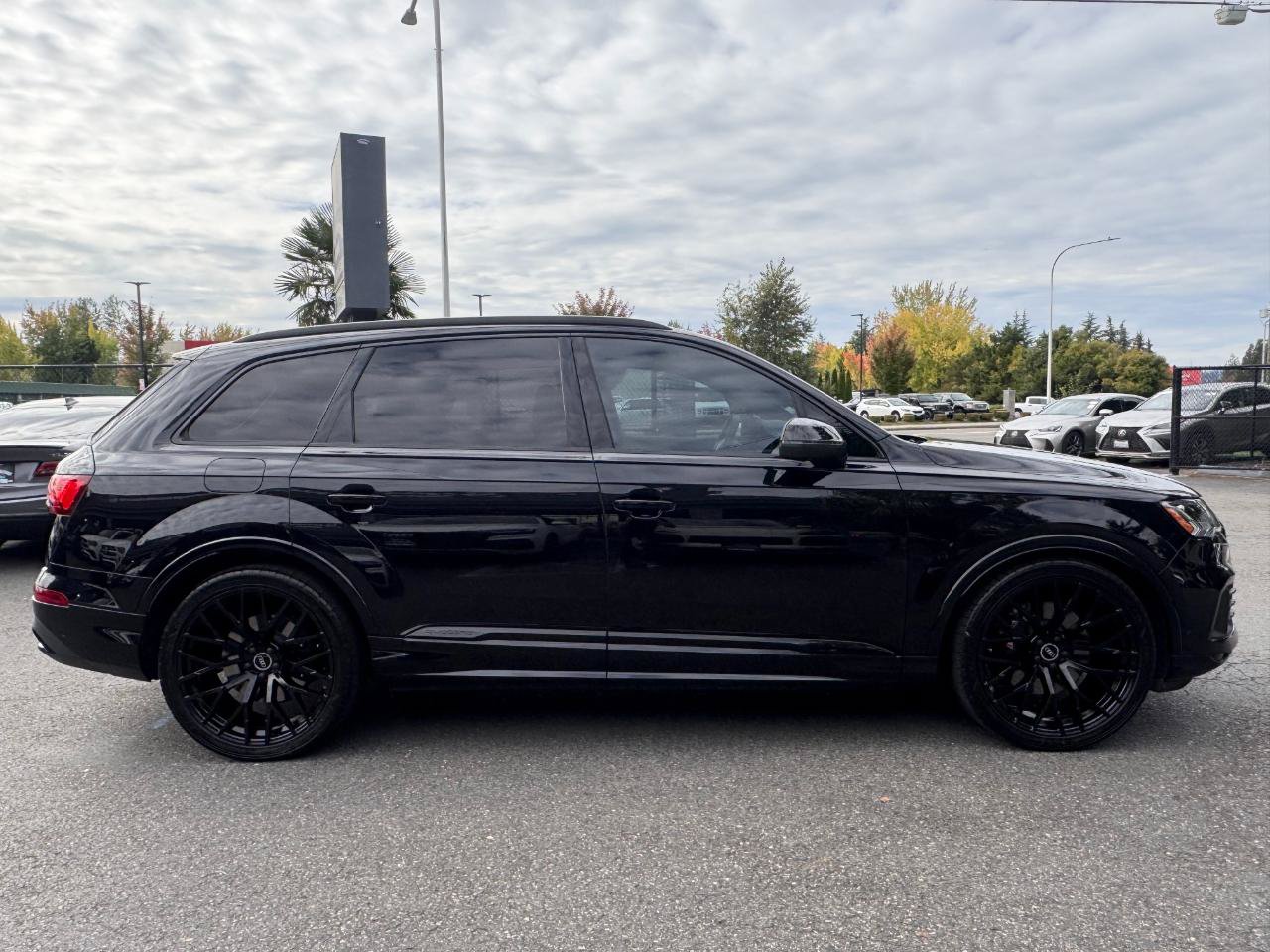 Used 2021 Audi Q7 3.0T Prestige w/ Prestige Package AWD/4WD image 11